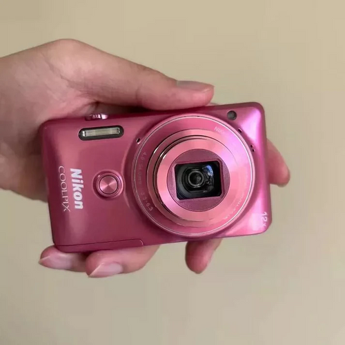 🎀 Preowned Glossy Pink Digital Camera 🎀